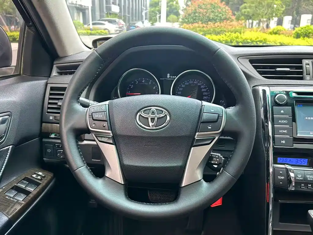 Toyota Reiz — миниатюра 18