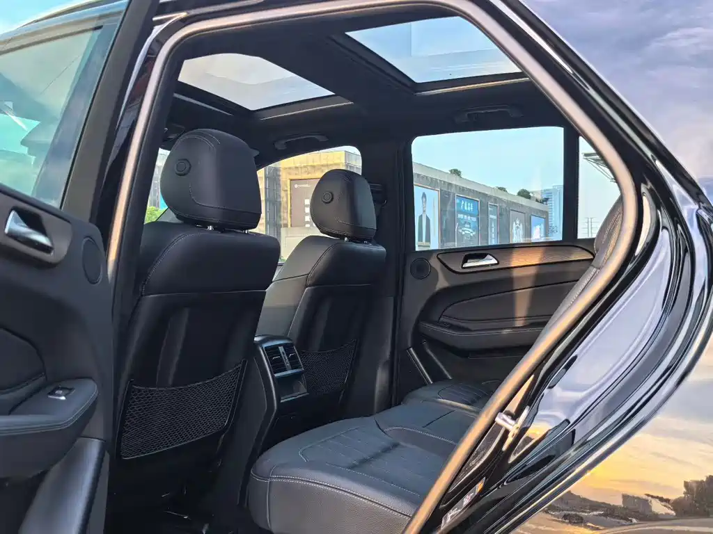 Mercedes-Benz GLE (Import) — миниатюра 6