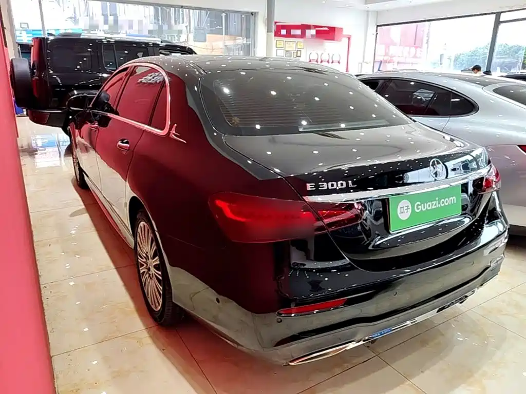 Mercedes-Benz E-Class — миниатюра 5