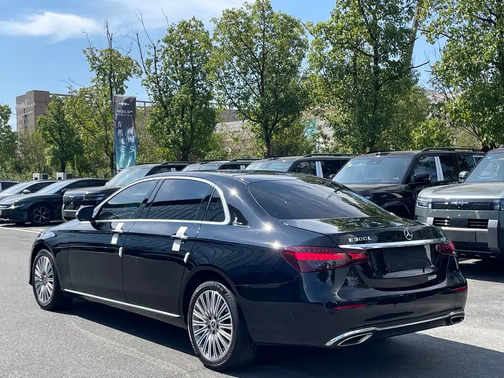 Mercedes-Benz E-Class — миниатюра 18