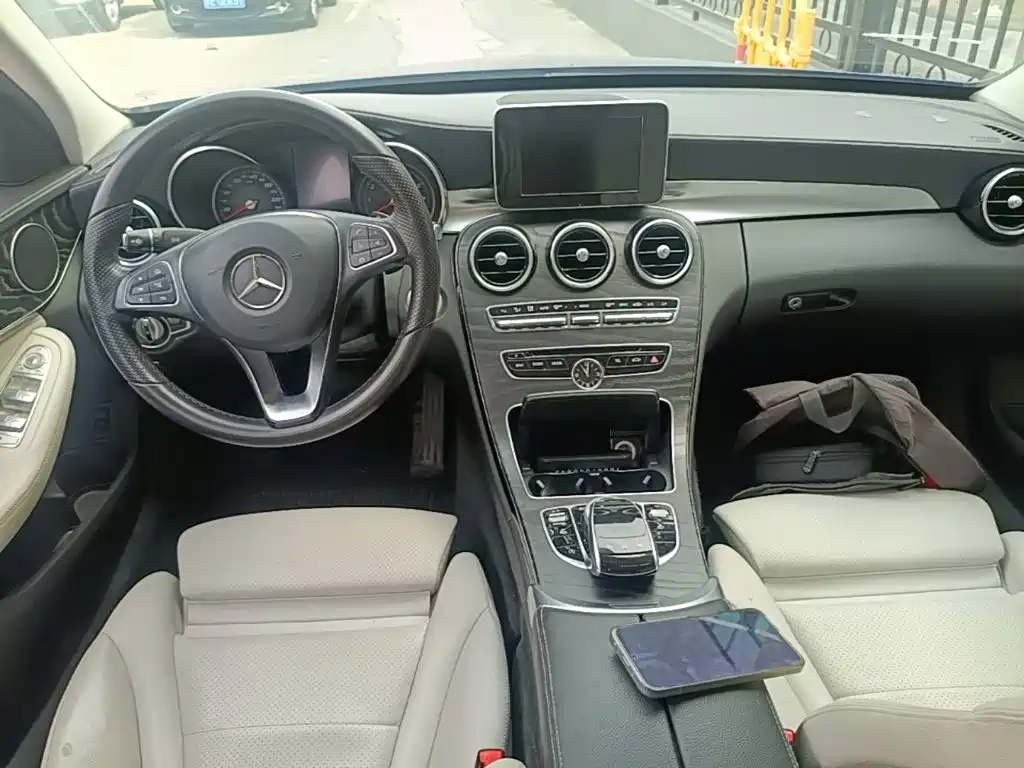 Mercedes-Benz C-Class — миниатюра 10