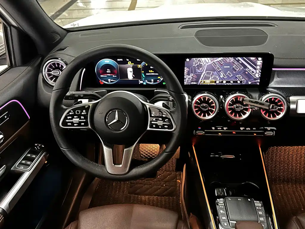 Mercedes-Benz GLB — миниатюра 13