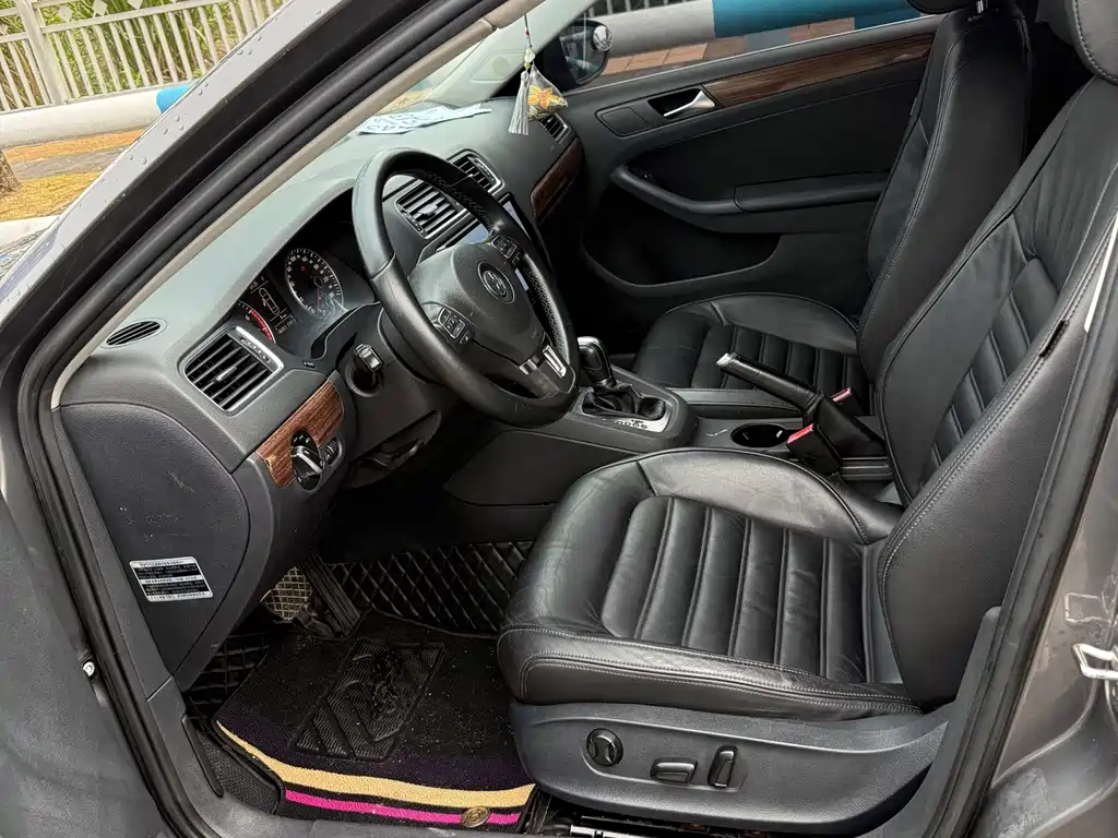 Volkswagen Sagitar — миниатюра 5