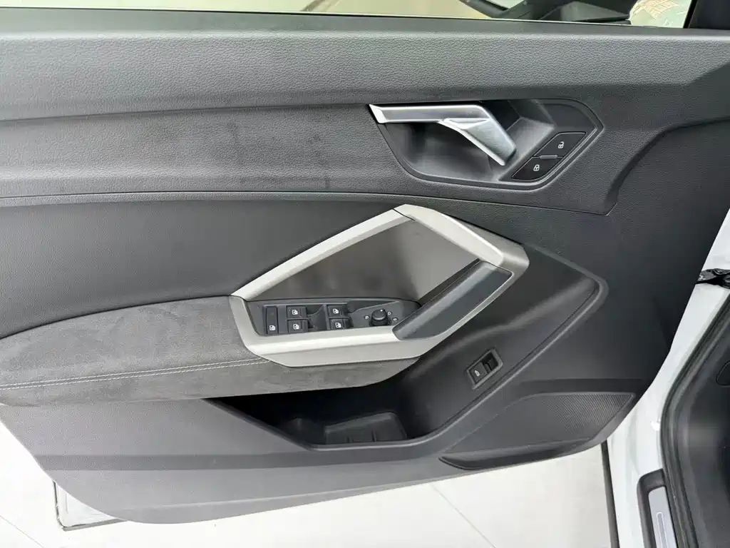 Audi Q3 — миниатюра 11