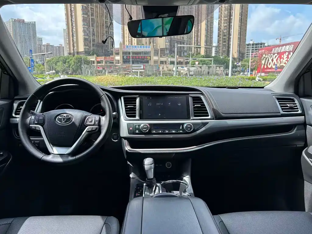 Toyota Highlander — миниатюра 8