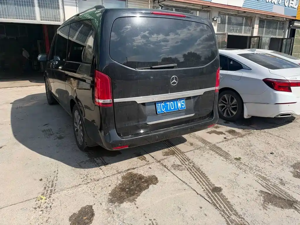 Mercedes-Benz V-Class