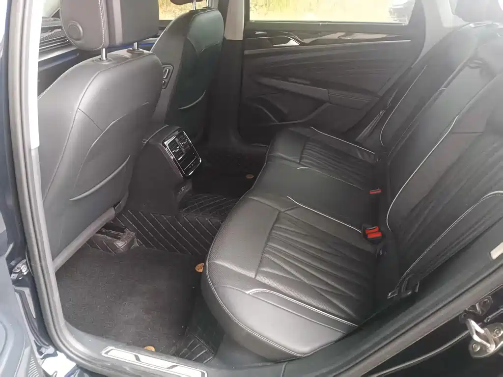 Volkswagen Passat — миниатюра 7
