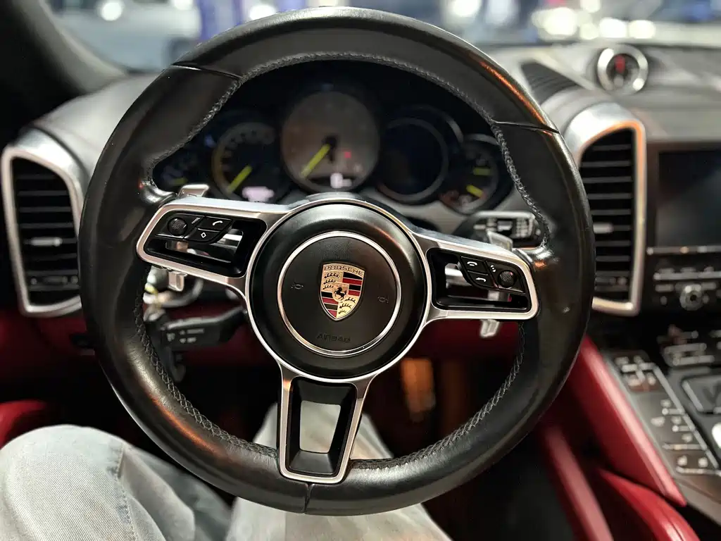 Porsche Cayenne Hybrid — миниатюра 8