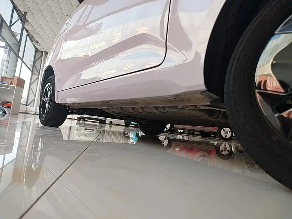Wuling MINIEV — миниатюра 22