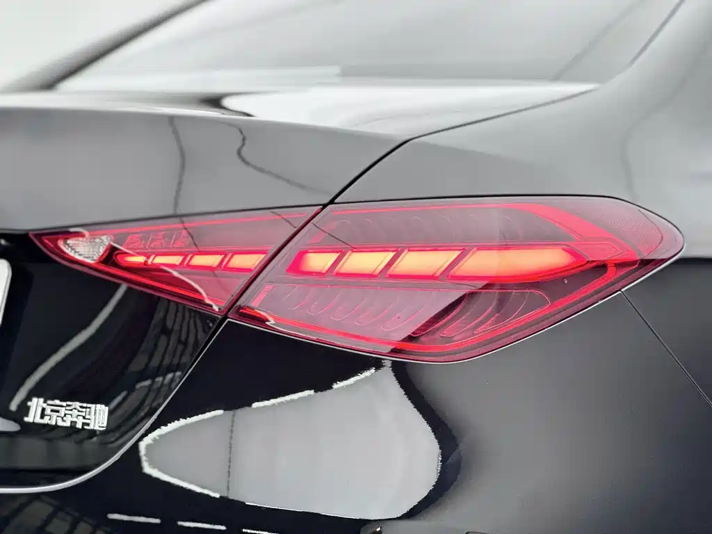 Mercedes-Benz C-Class — миниатюра 14