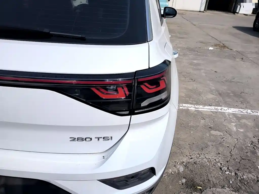 Volkswagen T-Roc — миниатюра 8