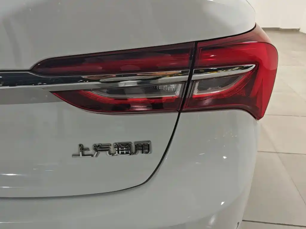 Buick Verano — миниатюра 8