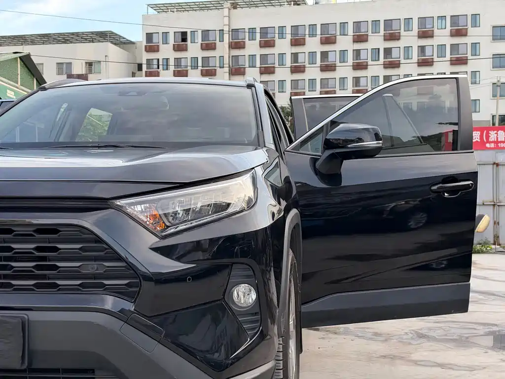 Toyota RAV4 — миниатюра 18