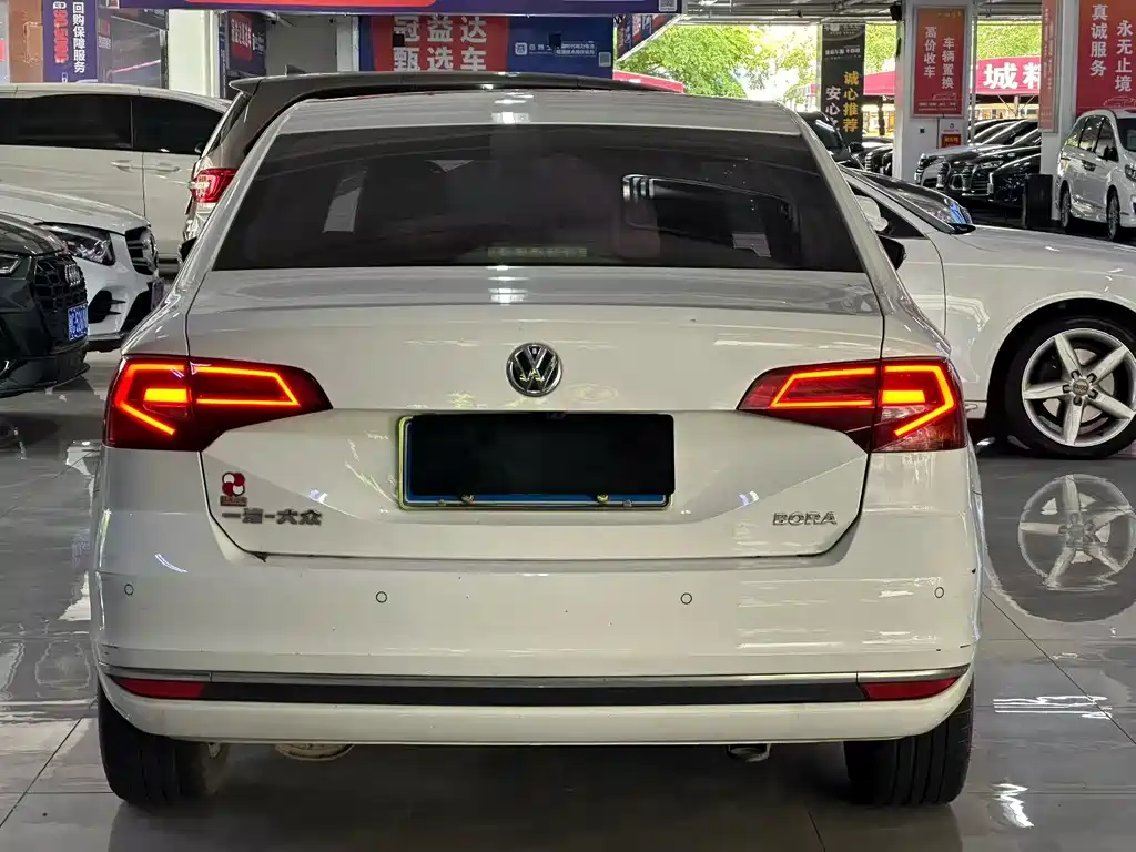 Volkswagen Bora 2018 1.5L AT Comfort