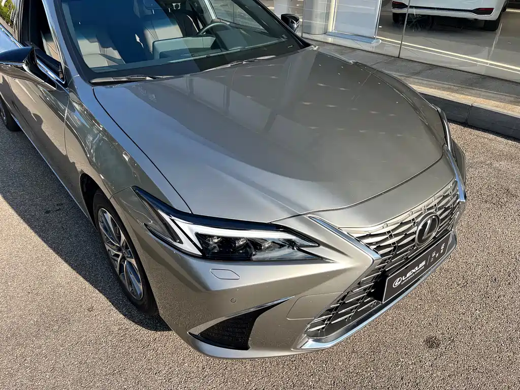 Lexus ES — миниатюра 4