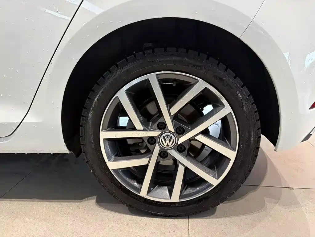 Volkswagen Golf — миниатюра 15