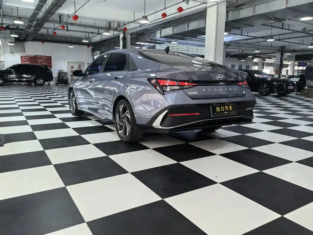 Hyundai Elantra — миниатюра 4