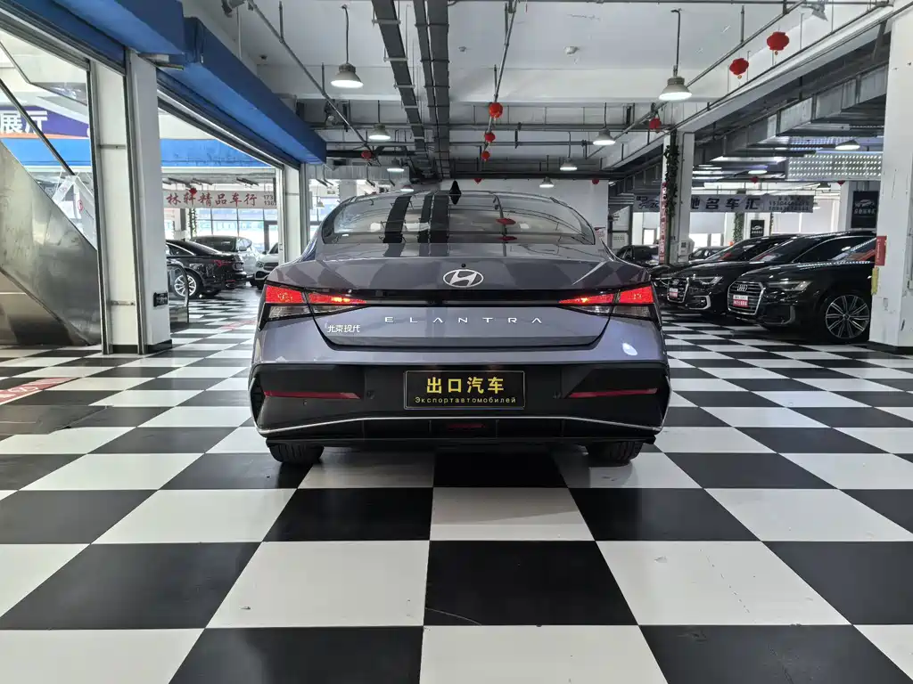 Hyundai Elantra — миниатюра 5