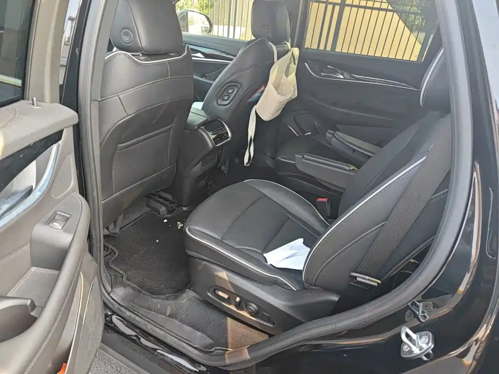 Buick Enclave — миниатюра 15