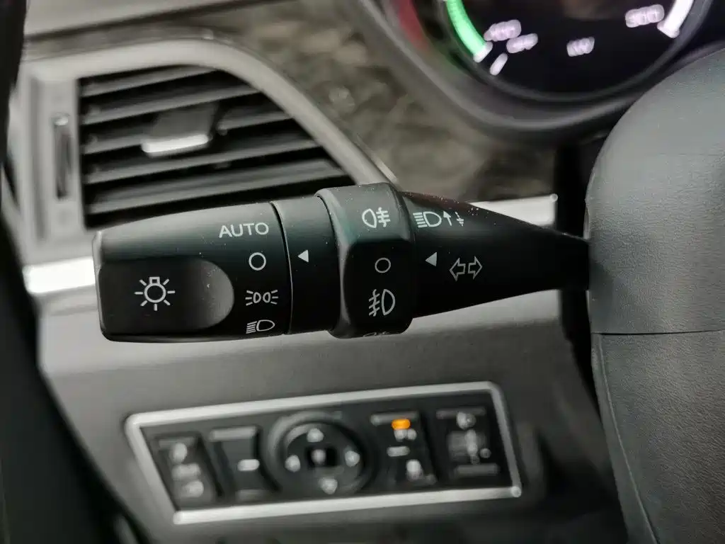 BYD Qin NEV — миниатюра 21
