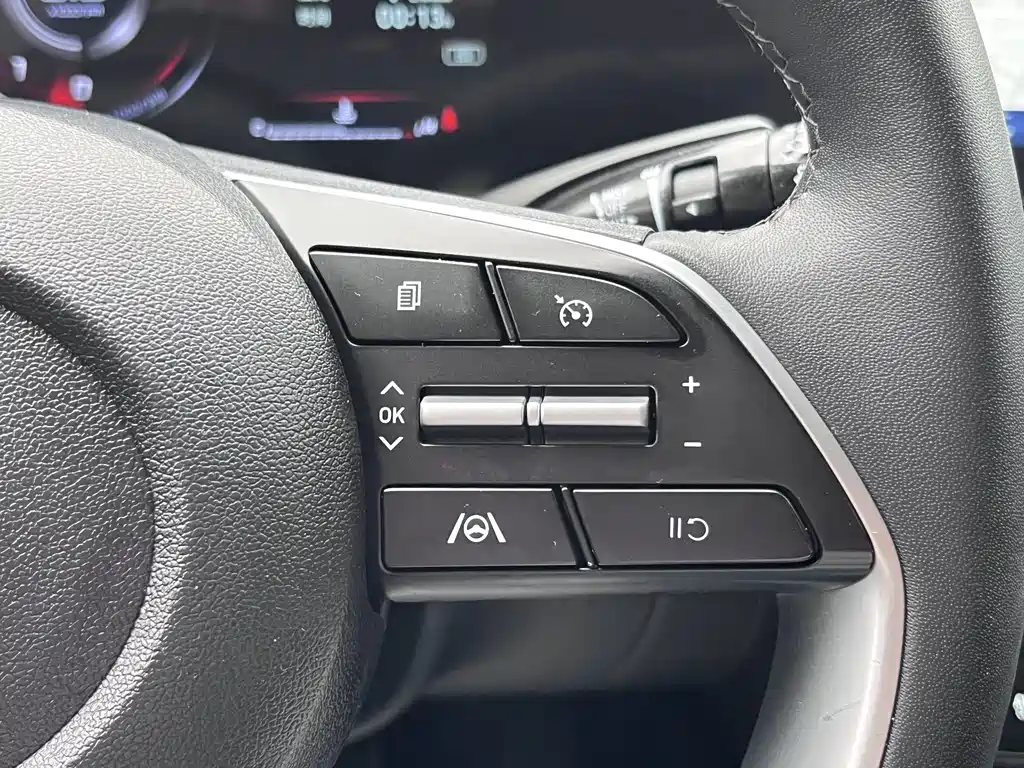 Hyundai Elantra — миниатюра 21