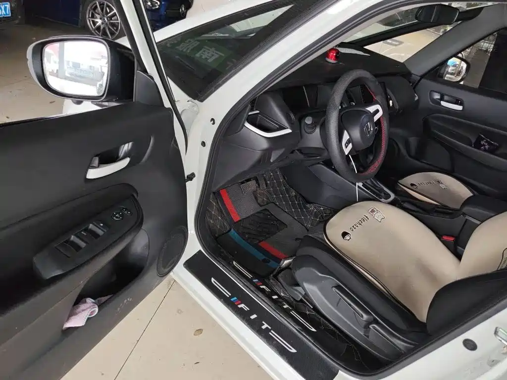 Honda Fit — миниатюра 12
