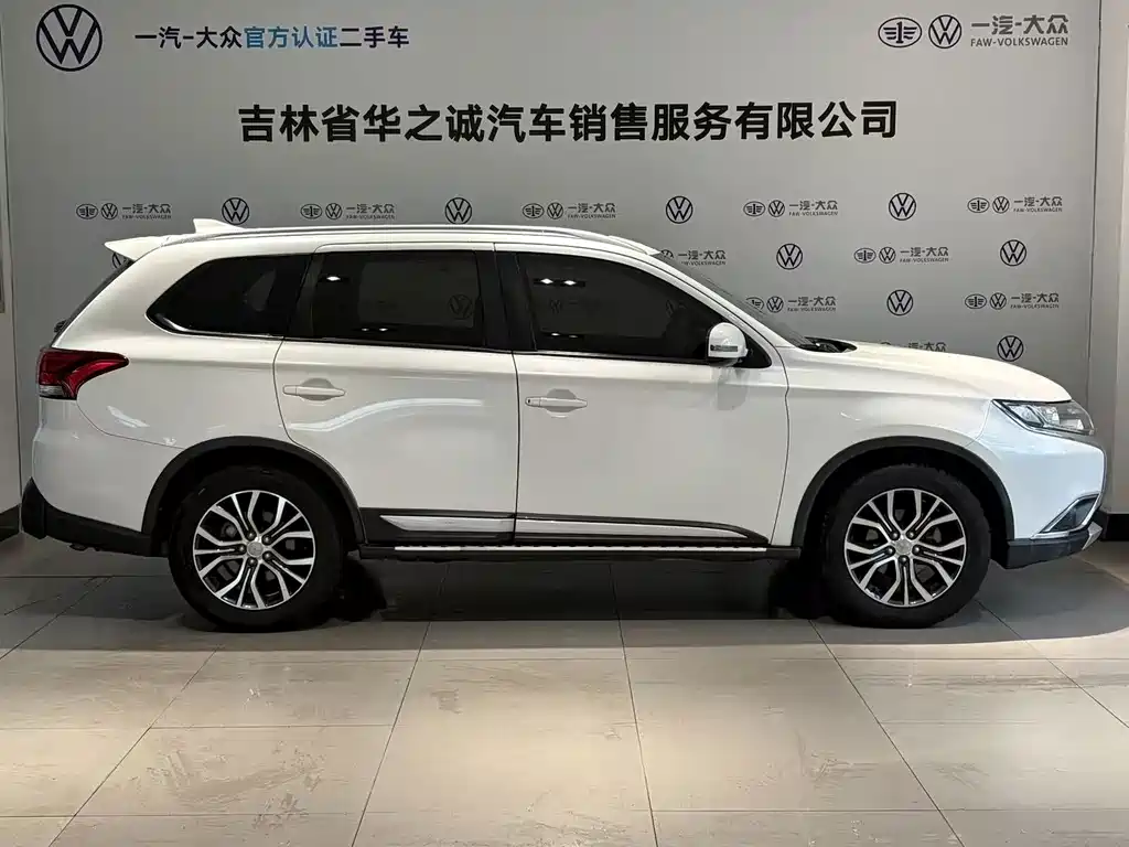 Mitsubishi Outlander — миниатюра 3