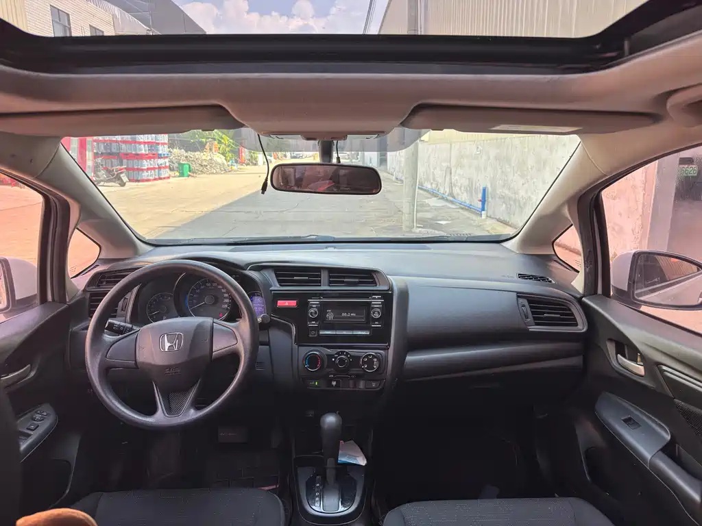 Honda Fit — миниатюра 7