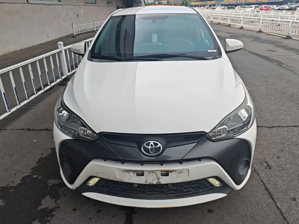 Toyota Yaris L — миниатюра 3