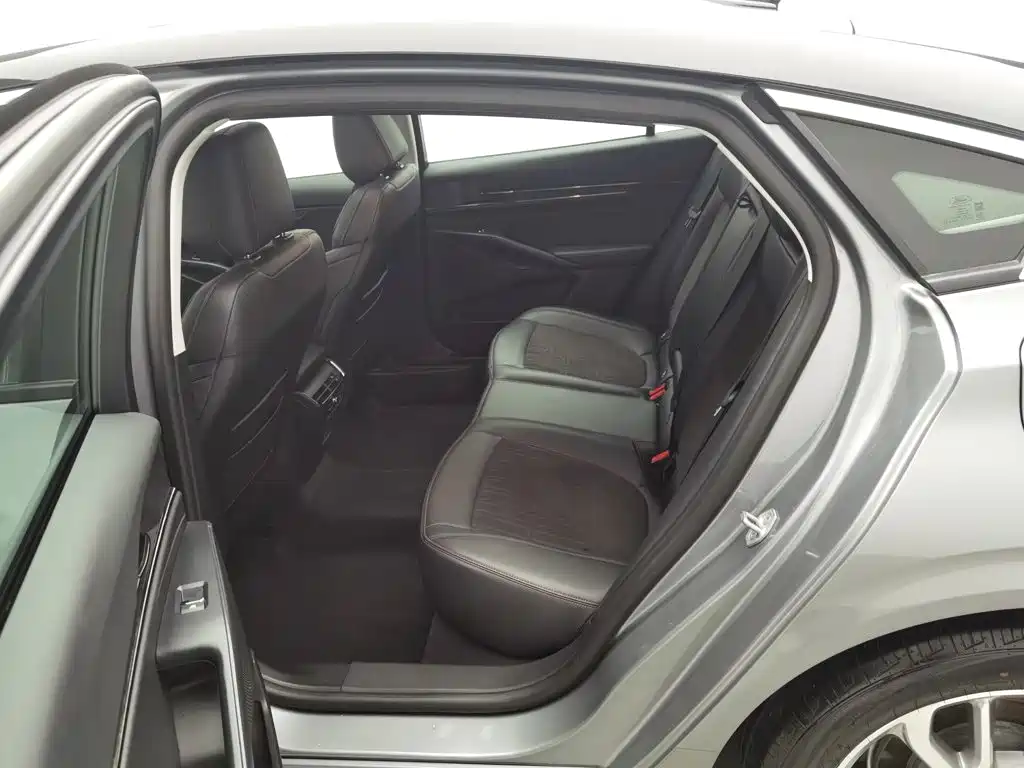 Ford Mondeo — миниатюра 15