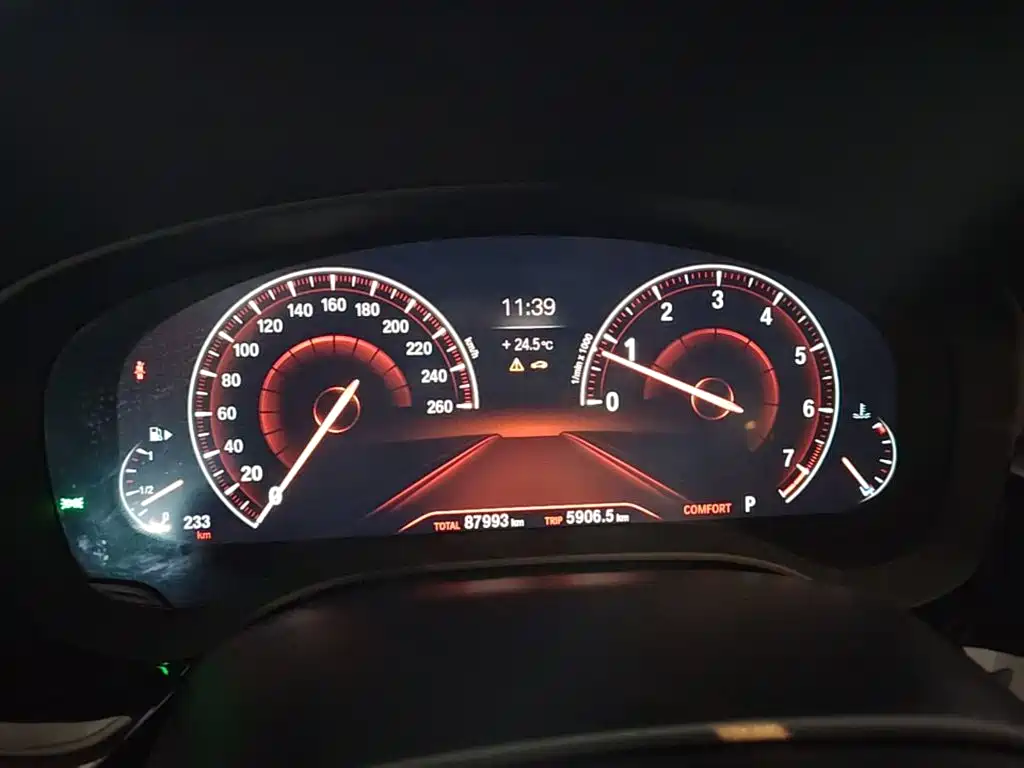 BMW 5 Series — миниатюра 12