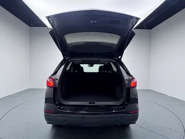 Chevrolet Equinox — миниатюра 16
