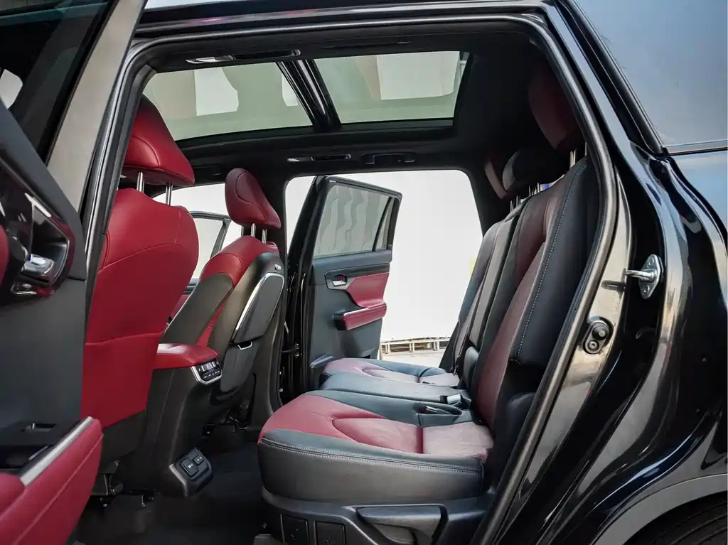 Toyota Crown Kluger — миниатюра 22