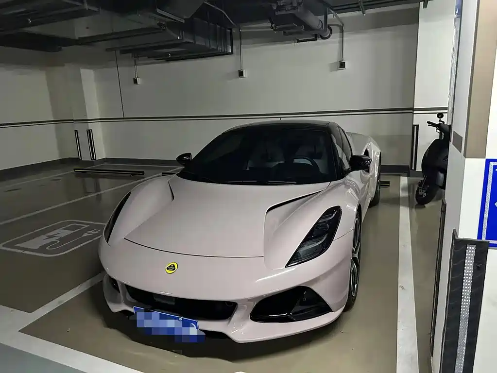 Lotus Emira — миниатюра 2