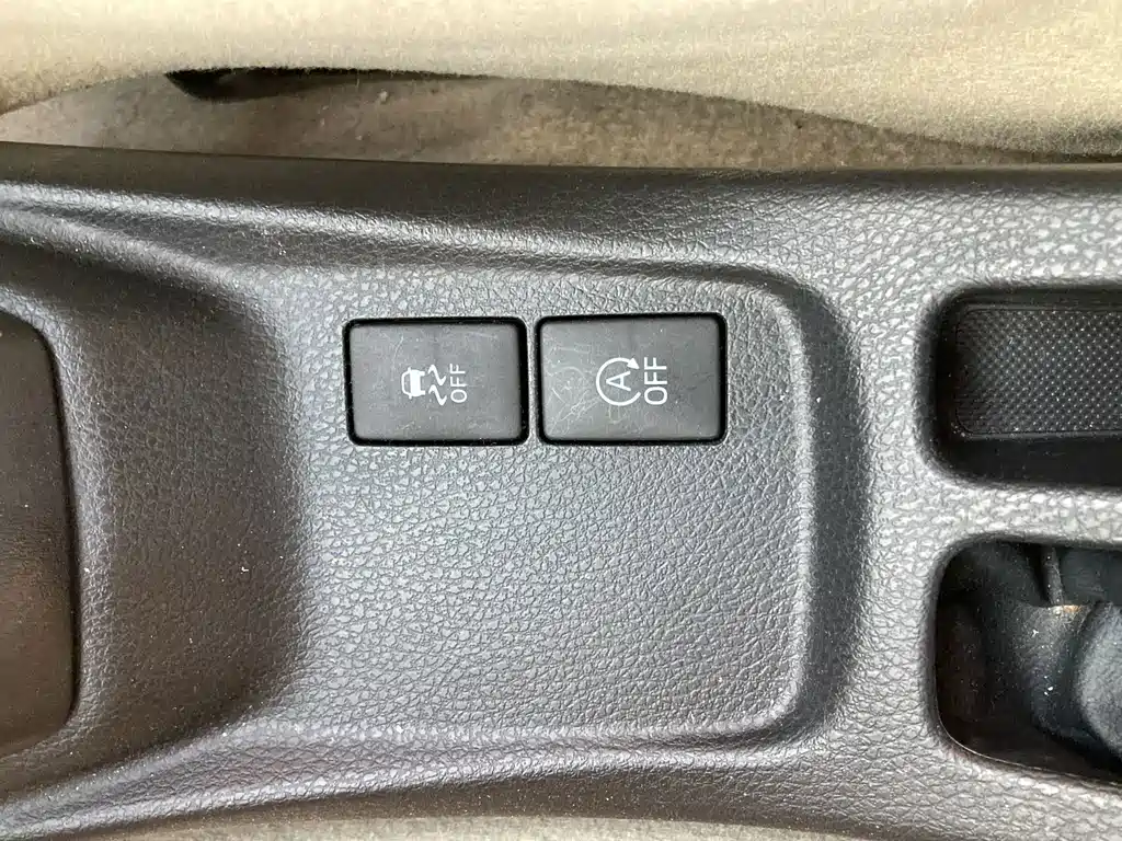 Toyota Yaris L — миниатюра 13
