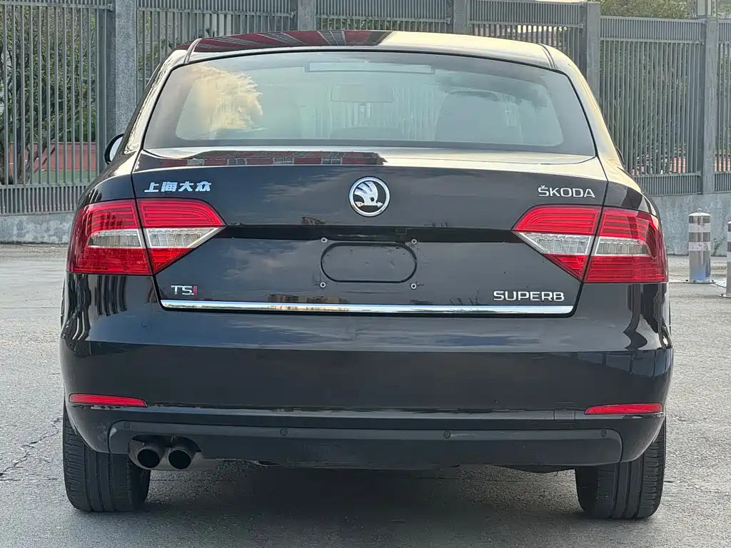 Skoda Superb — миниатюра 4