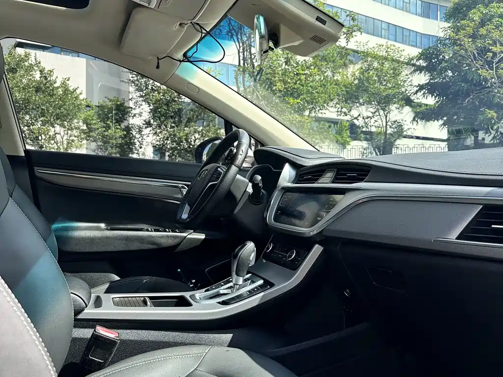 Geely Emgrand GS — миниатюра 13