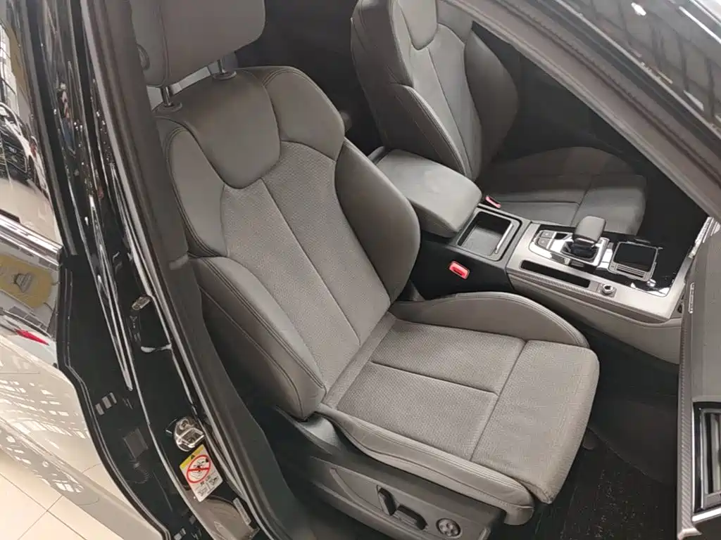 Audi Q5L Sportback — миниатюра 25