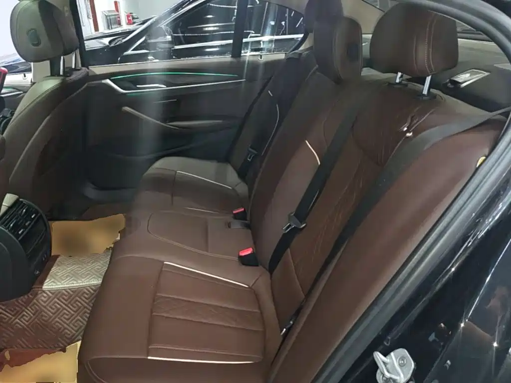 BMW 5 Series New Energy — миниатюра 17