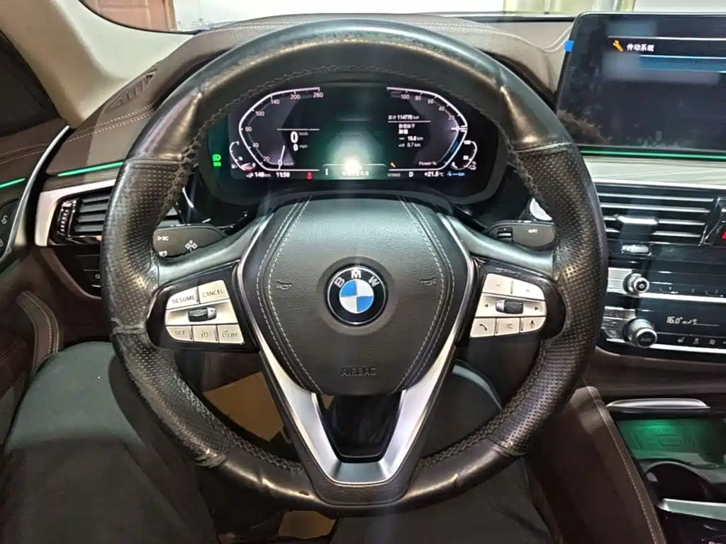 BMW 5 Series New Energy — миниатюра 11