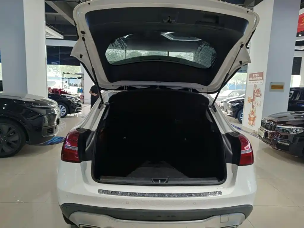 Mercedes-Benz GLA — миниатюра 19