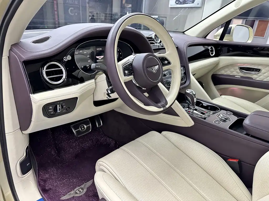 Bentley Bentayga — миниатюра 7