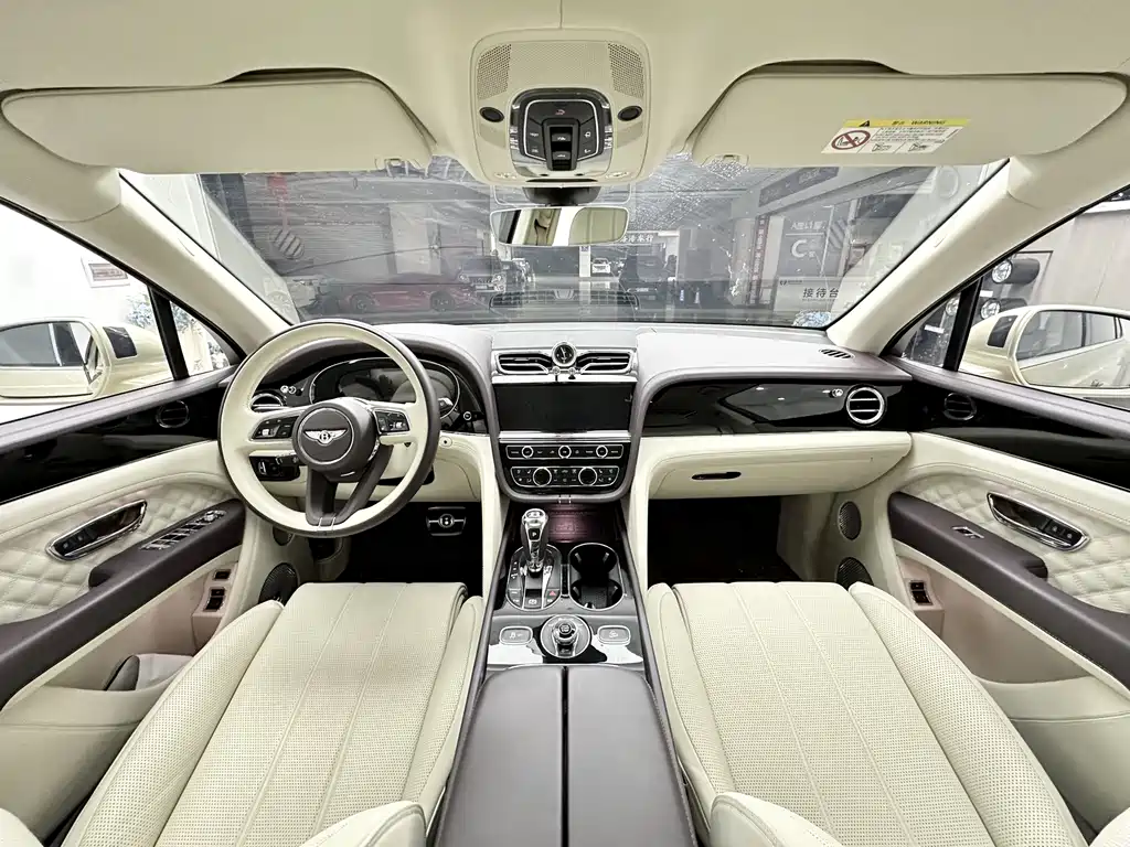 Bentley Bentayga — миниатюра 11