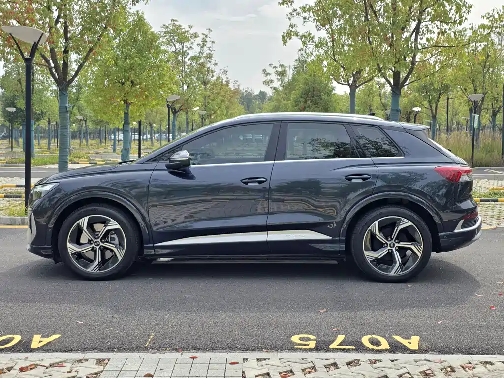 Audi Q4 e-tron — миниатюра 7