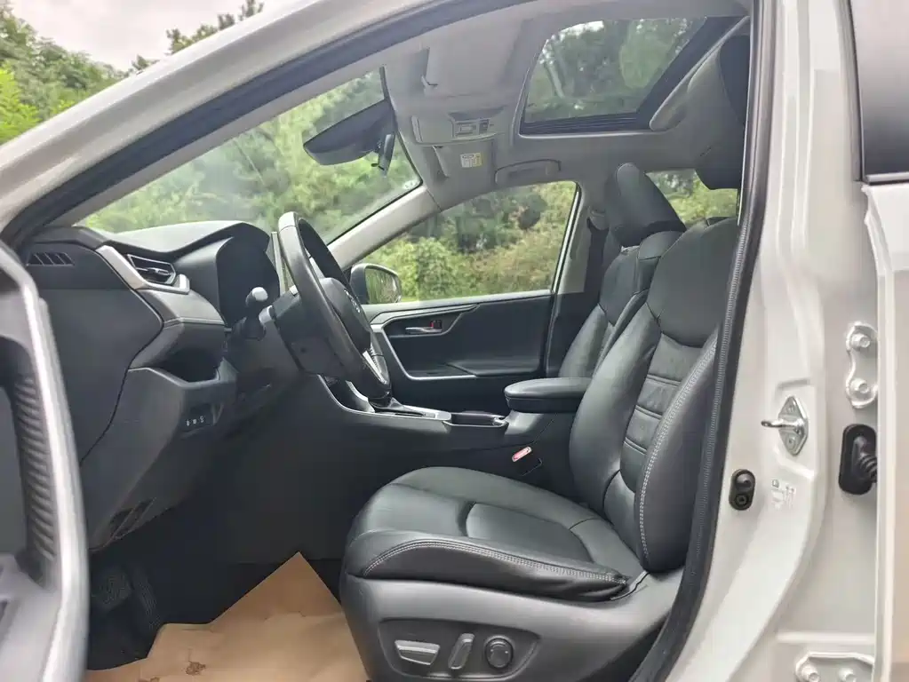 TOYOTA RAV4 RONGFANG