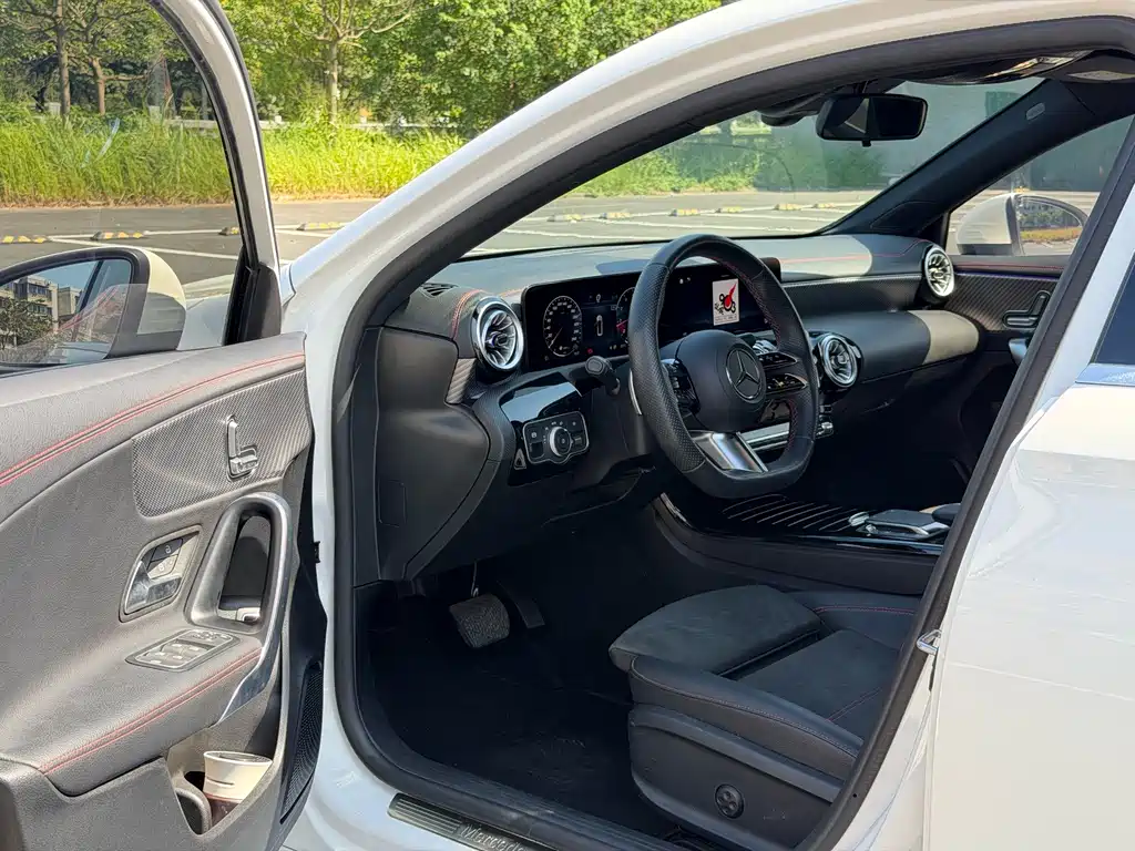 Mercedes-Benz A-Class — миниатюра 9