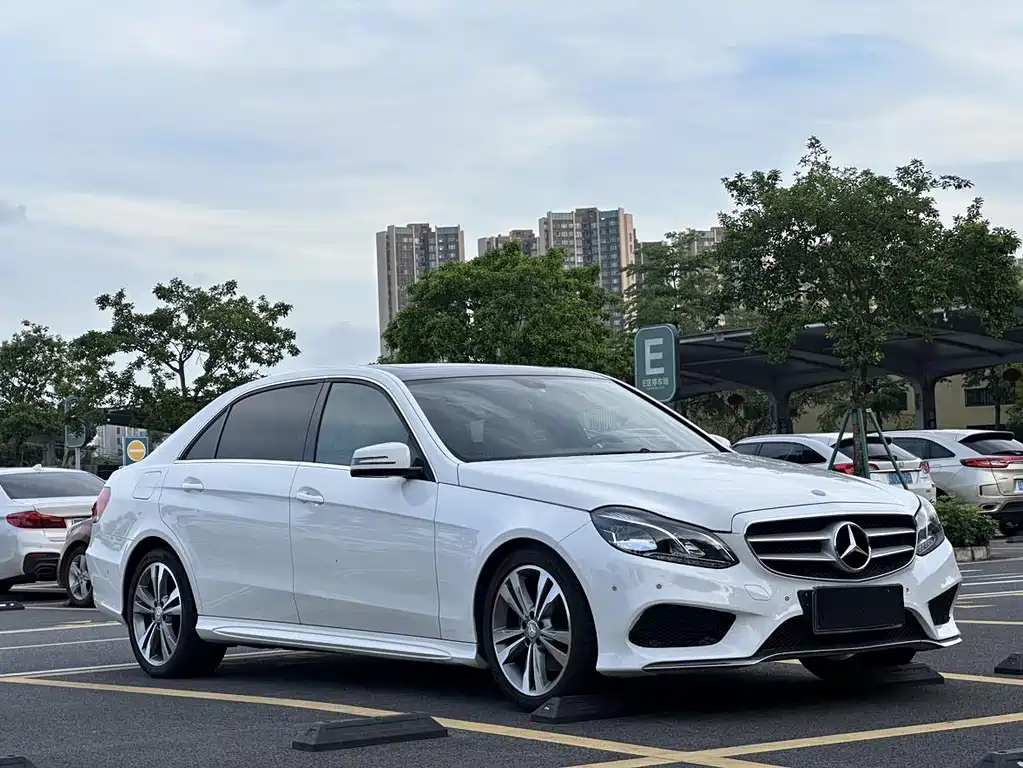 Mercedes-Benz E-Class — миниатюра 3