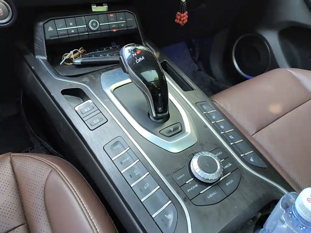 Wey Wey VV6 — миниатюра 14