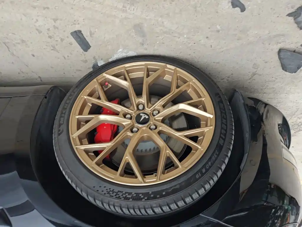 Tesla Model 3 — миниатюра 23