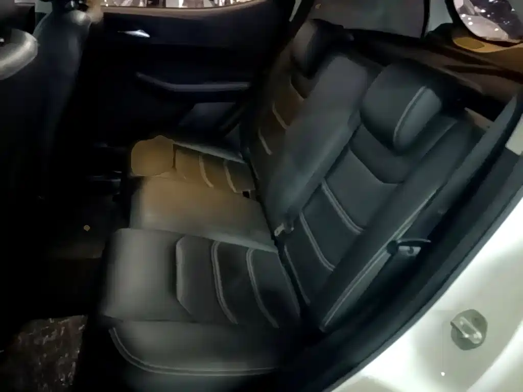 BYD Yuan EV — миниатюра 17